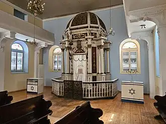 L'arche (aron kodesh)