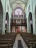 nef et orgue depuis le maître-autel