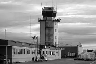 Image illustrative de l’article Aéroport d’Inuvik-Mike Zubko