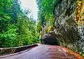 Les gorges de la Bourne, au sortir de Pont-en-Royans, où se déroule la course-poursuite de l'épisode 3.