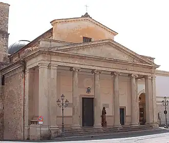 Façade de la cathédrale.