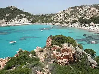 Une des nombreuses criques de la côte Est de Spargi.