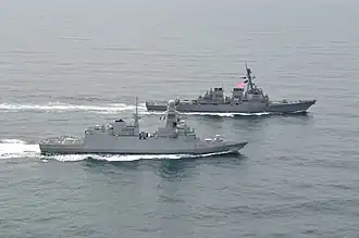 L'Alpino en exercice avec le destroyer américain USS&nbsp;Gonzalez en 2018.