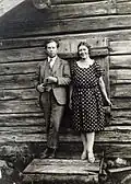 Au début des années 1930 avec Maria Nordberg, qui lui inspira Måna dans Måna är död&nbsp;(sv) (Mona est morte).