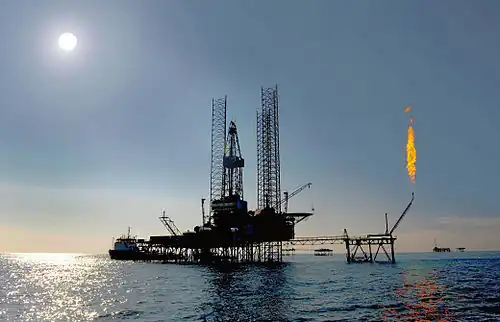 Plate-forme pétrolière sur la mer Caspienne en avril 2009.