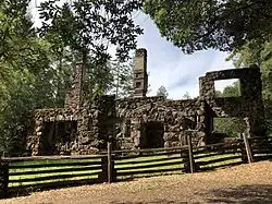 Ruines de Wolf House (maison du Loup)