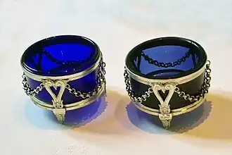 Paire de salières.