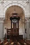 Église Saint-Martin : la chaire à prêcher.