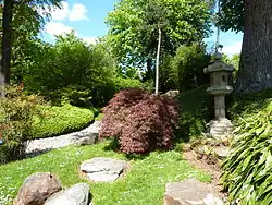 La lanterne de pierre.