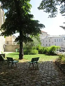 Le jardinet.