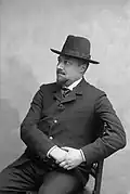Jean Drault vers 1902 photographié par Pierre Petit.