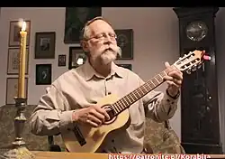 Jacek Kowalski. Concert online pendant la pandemie.