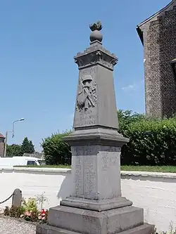 Le monument aux morts.