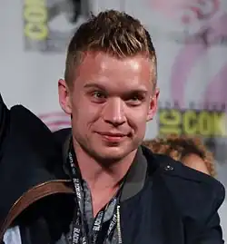Jesse Luken interprète Eric