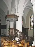 Chaire en bois sculpté.