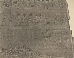 Temple d'Horus à Edfou : sculptures et inscriptions sur la face orientale, 1854, National Gallery of Art