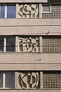 N° 93-97, décoration de façade