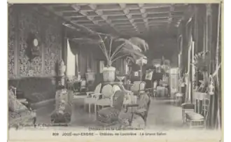 Le grand salon.