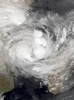 Jude le 9 mars à 22 h 47 UTC à son apex.