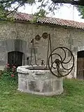 Puits côté ferme du Frêne