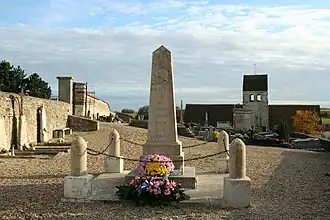 Le monument aux morts.