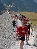 Montée sur la moraine du glacier de l'Eiger.