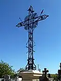 Croix de mission de 1859 à l'entrée du cimetière (sept. 2014).