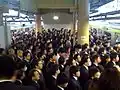 Salarymen dans les transports.