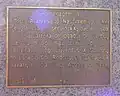 Plaque sous le buste de Pelé