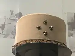 Le képi de général de corps d'armée français, le troisième grade des officiers généraux.