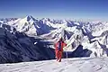 Le Chogolisa (à gauche) depuis le K2.