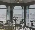 Une suite donnant sur la Vieille ville fortifiée, la montagne de Sion et l'église de la Dormition. Années 1930.