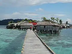 Le village bajau de Kabalutan (id), aux îles Togian (Sulawesi, Indonésie)