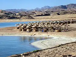 Plage touristique à Kalawy&nbsp;(en) en 2008