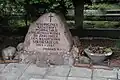 Une pierre commémorative pour le 50e&nbsp;anniversaire de l'accident aérien de 1943 à Gibraltar au cimetière militaire de Powązki.