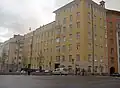 Fredrikinkatu, le numéro 68 est construit sur une colline,  du dernier étage on voit Tapiola
