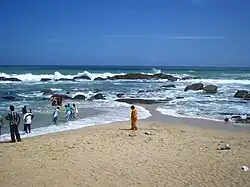 Vue de l'extrémité du cap Comorin avec à gauche le golfe de Mannar et à droite, la mer des Laquedives dans l'océan Indien.