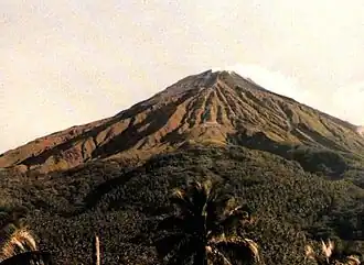 Vue du Karangetang en 1986.
