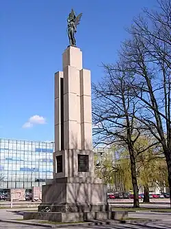 statue de la Liberté devant le Museum.
