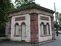 Le pavillon d'angle (déplacé en 2007)