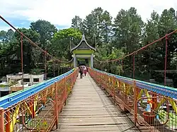 Pont Limpapeh.