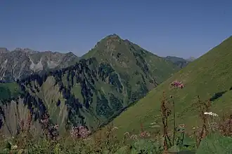 Vue du Kegelkopf depuis l':Älplesattel (de).