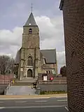 Vue de face de l’église.
