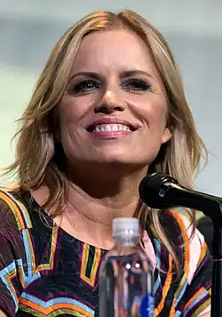 Kim Dickens dans le rôle de Kate Baldwin