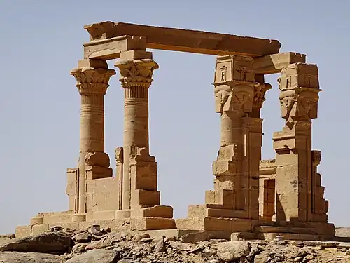 Kiosque de Kertassi. Reposoir de la barque, dédié probablement à la déesse Isis. Nubie (act. sur l'île de Philae), époque de Trajan, Ier&nbsp;siècle de notre ère (?)