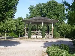 Le kiosque.