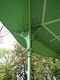 Détail du chapiteau et d'une console d'une colonne
