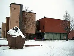 La Bibliothèque.