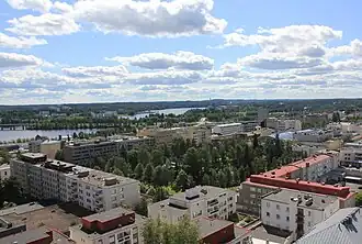 Le parc de l'église vu du mont Naisvuori.