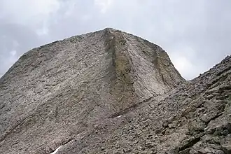 Vue du pic Kit Carson depuis le creux entre lui et Challenger Point.